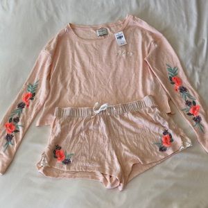 Gilly Hicks sleepwear set